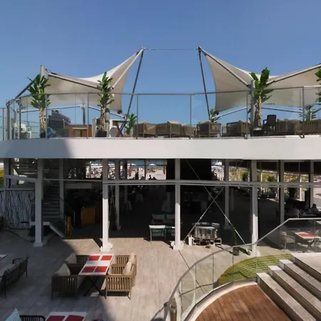 Loft Studio - Mamaia Summerland Apartman *